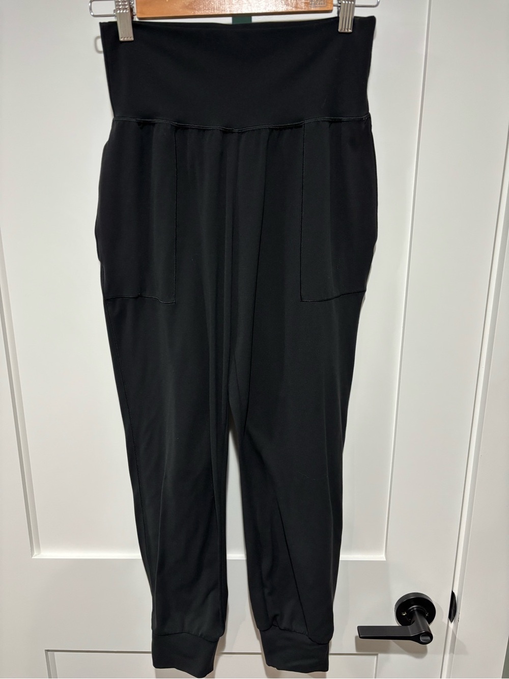 Athleta Salutation Jogger Powervita Black Size Small